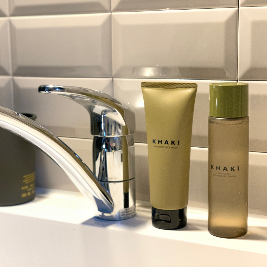 KHAKI デイケアエッセンスインローション<薬用オールインワンローション>