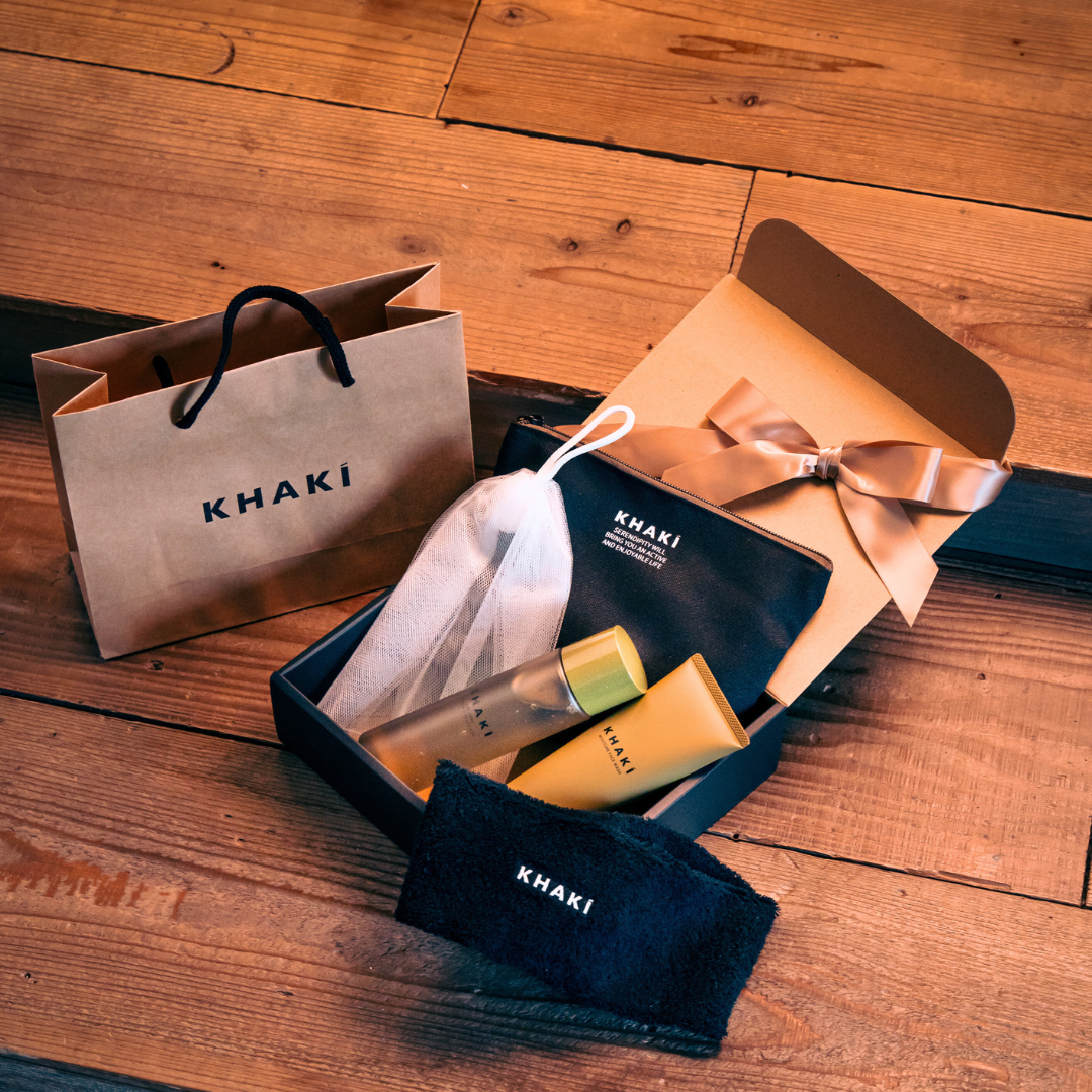 KHAKI スキンケアコフレ＜洗顔料＆オールインワンローション＆ポーチ＆洗顔泡立てネット＆ヘアバンド＞